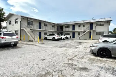 61 W 23rd St #205, Hialeah: photo 1 of 10