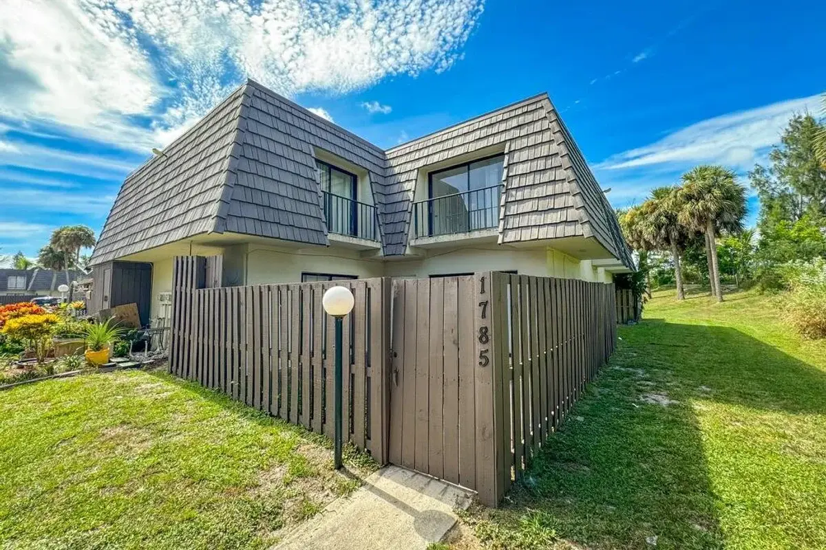 1785 N Congress Ave, West Palm Beach: photo 1 of 22