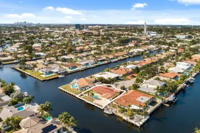 2820 NE 57th St, Fort Lauderdale: photo 1 of 41