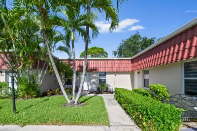 812 Salem Ln, Lake Worth: photo 1 of 48