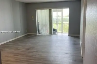 950 Hillcrest Dr #506, Hollywood: photo 1 of 9