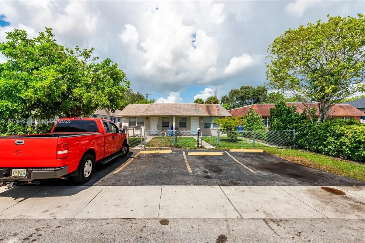 1607 NW 8th Ave #2, Fort Lauderdale: photo 1 of 28