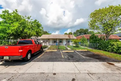 1607 NW 8th Ave #2, Fort Lauderdale: photo 1 of 28