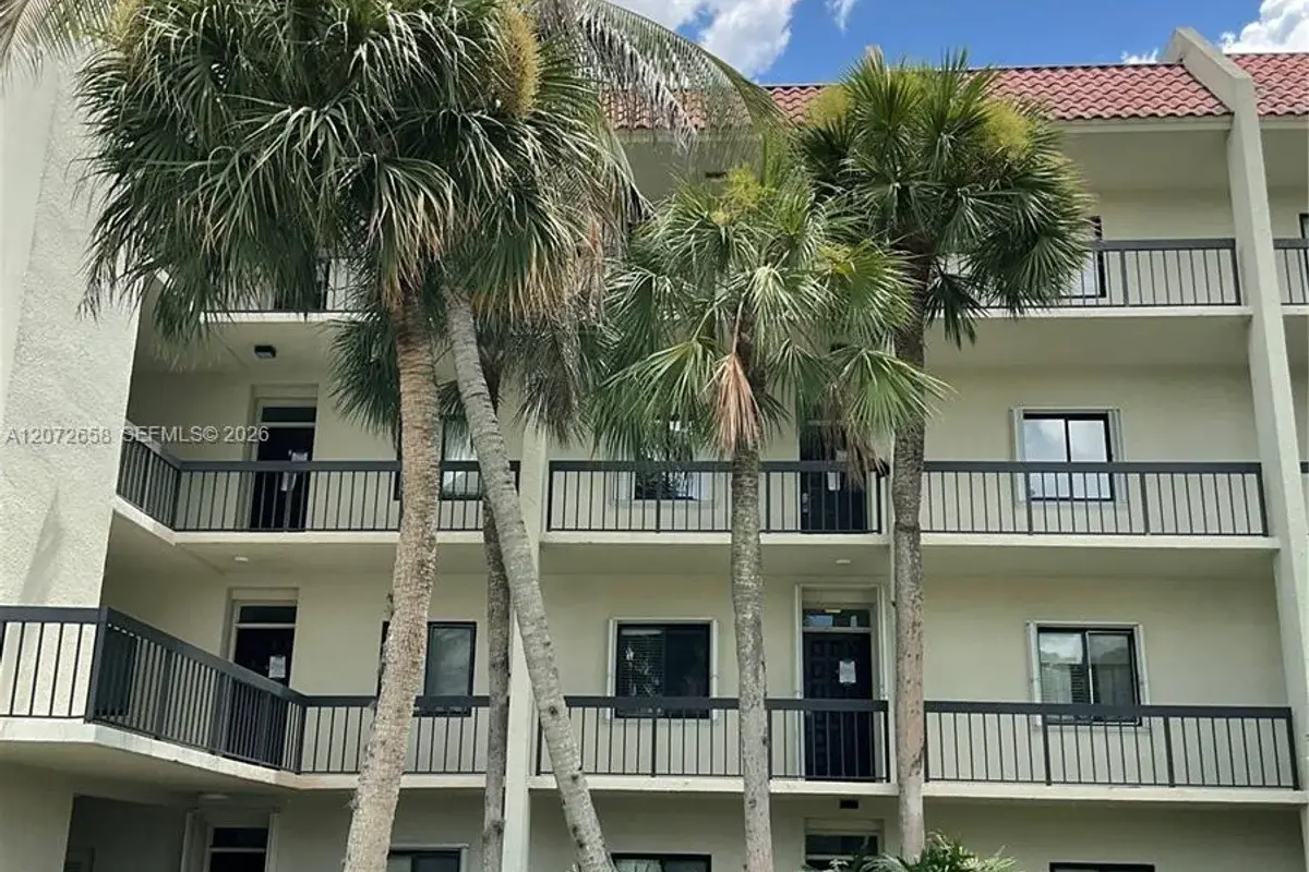 3050 Presidential Way #403, West Palm Beach: photo 1 of 50