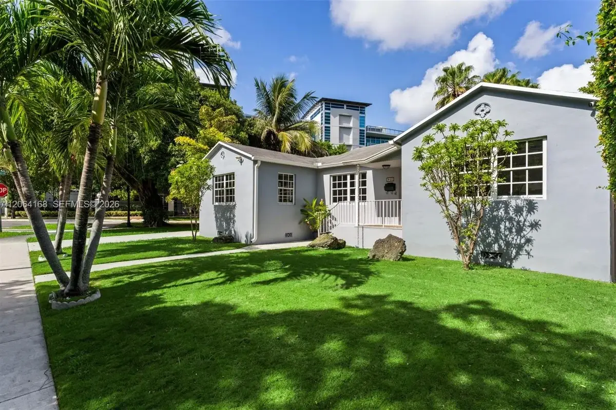 902 NW 10th Ct, Miami: photo 1 of 1