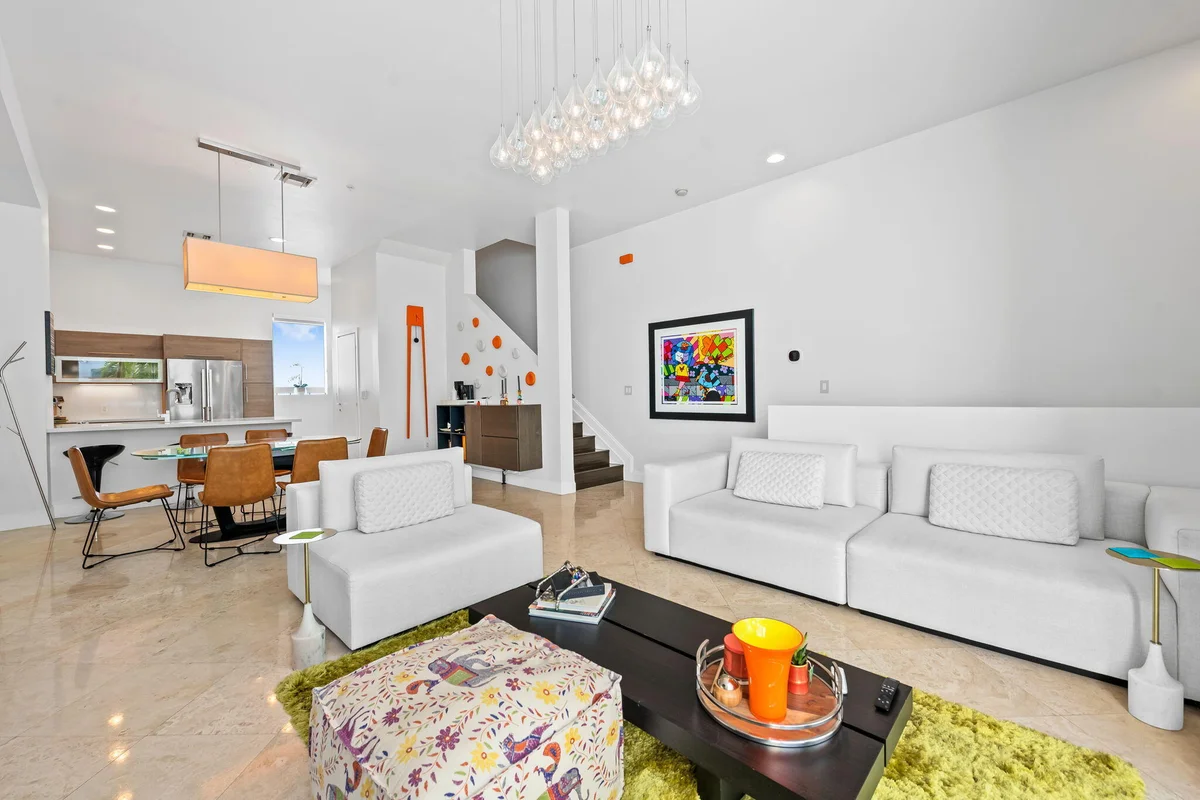 757 NE 4th Ave, Fort Lauderdale: photo 1 of 29