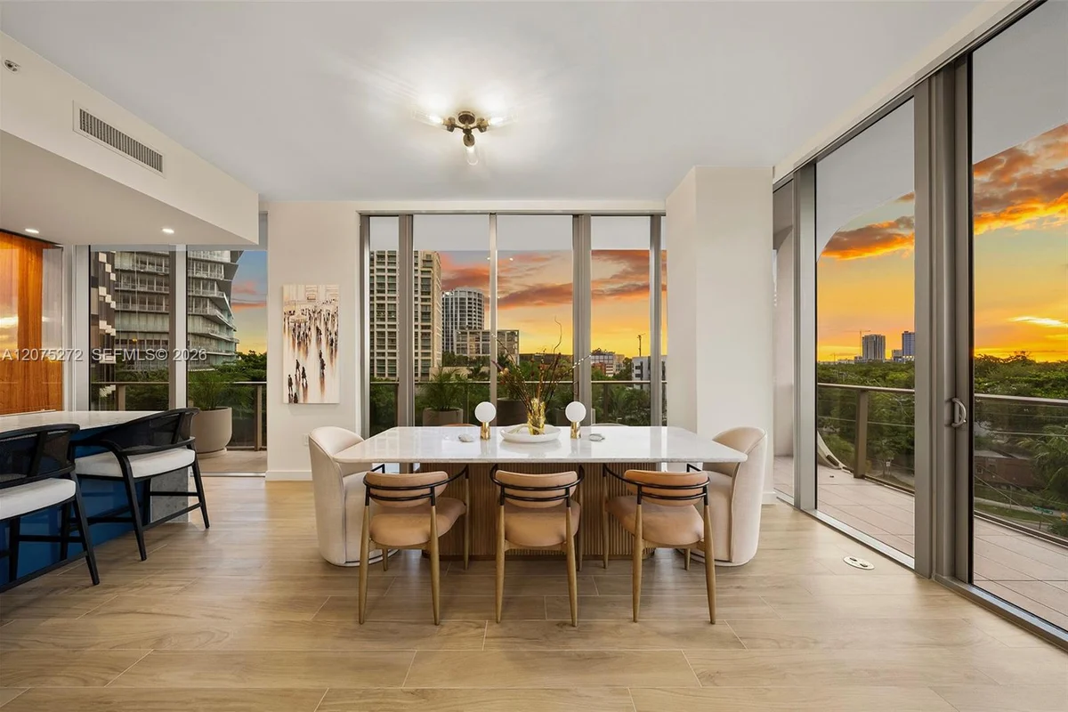 2678 Tigertail Ave #401, Miami: photo 1 of 53