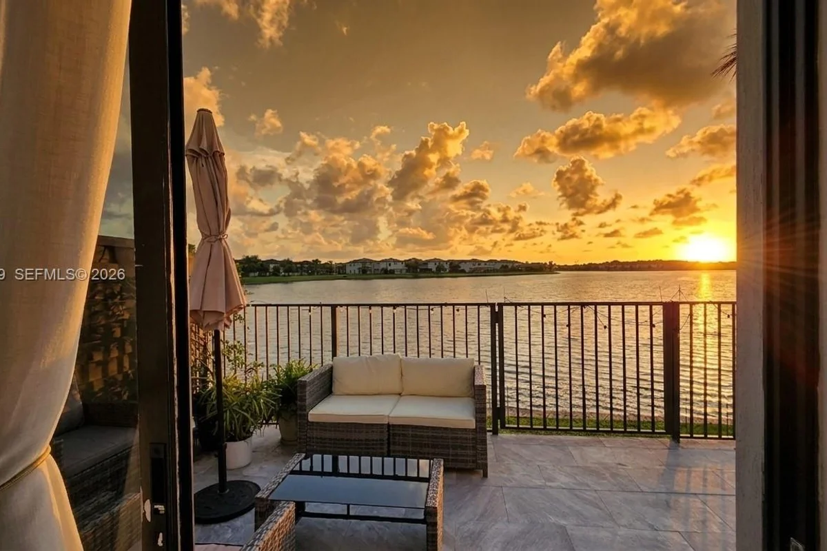 16017 NW 91st Ct, Miami Lakes: photo 1 of 42