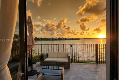 16017 NW 91st Ct, Miami Lakes: photo 1 of 42