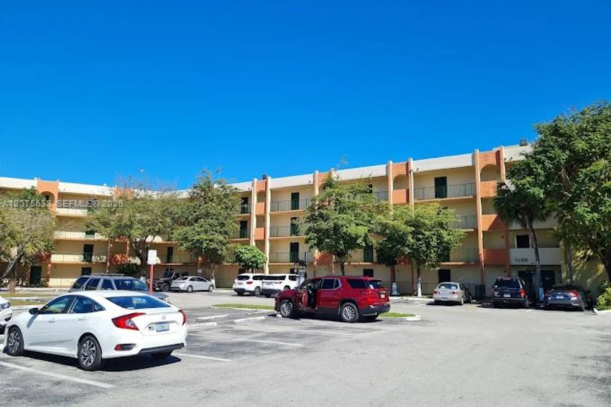 Condo in Miami: photo 1 of 21