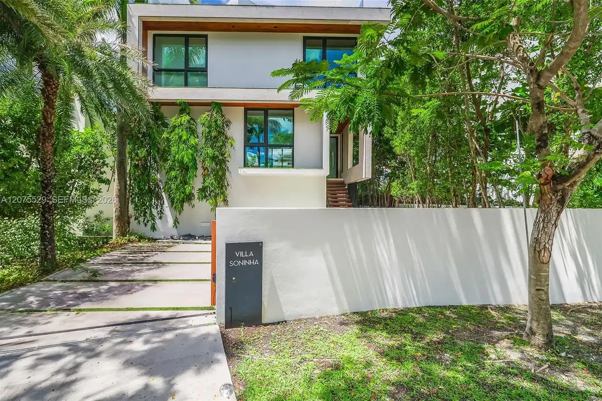 288 Palm Ave, Miami Beach: photo 1 of 22