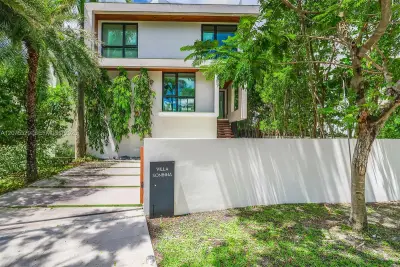 288 Palm Ave, Miami Beach: photo 1 of 22