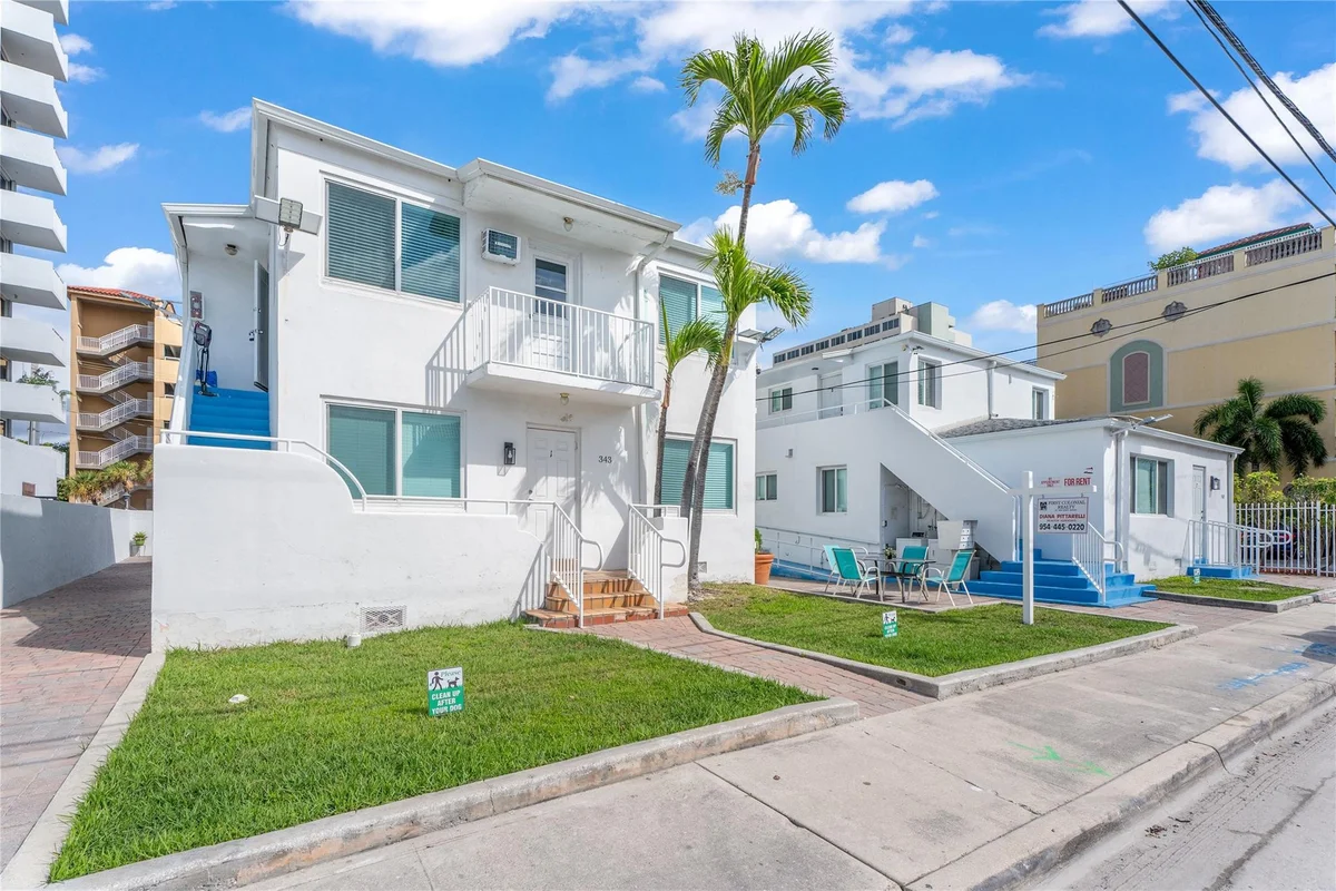 343 Van Buren St #3, Hollywood: photo 1 of 11