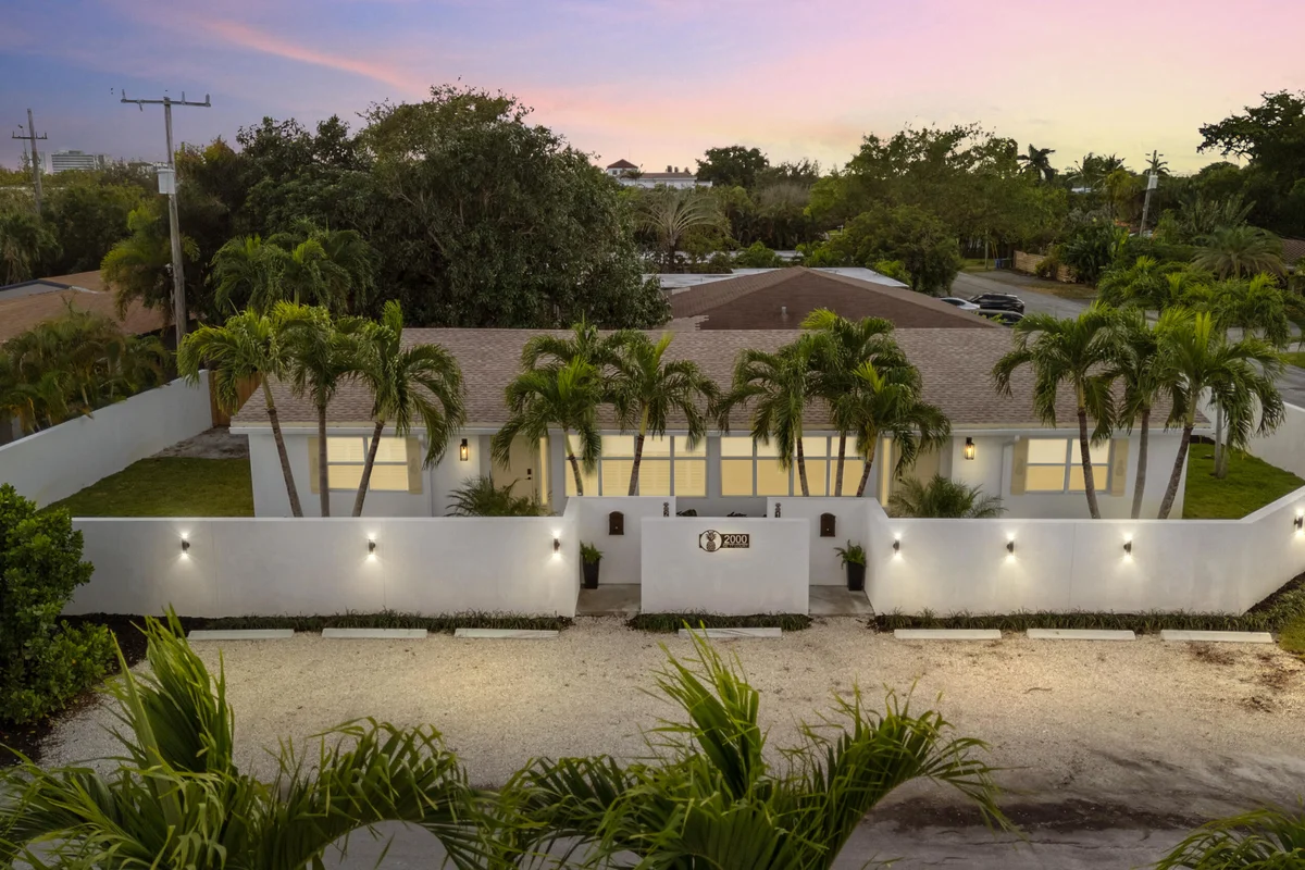 2000 NE 17th Ct #1-2, Fort Lauderdale: photo 1 of 40