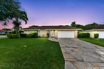 7123 NW 42nd Ct, Coral Springs: photo 1 of 32