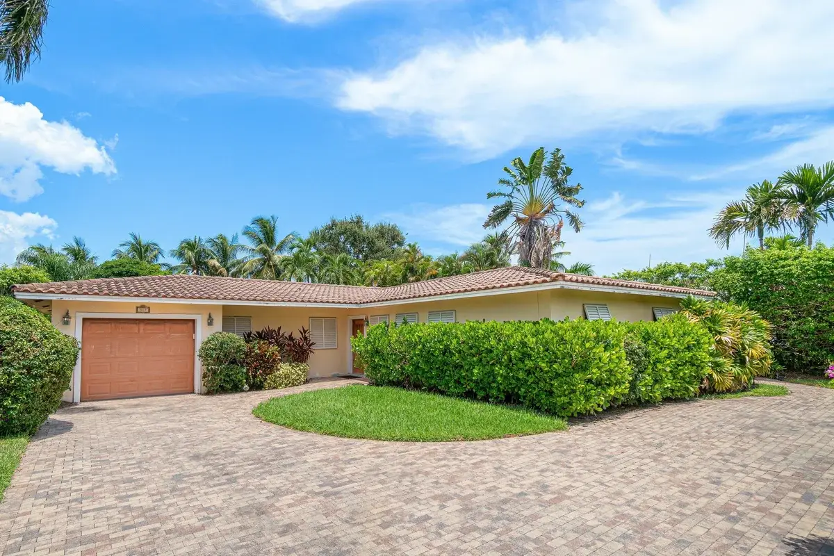 317 NE 2nd St, Boca Raton: photo 1 of 37
