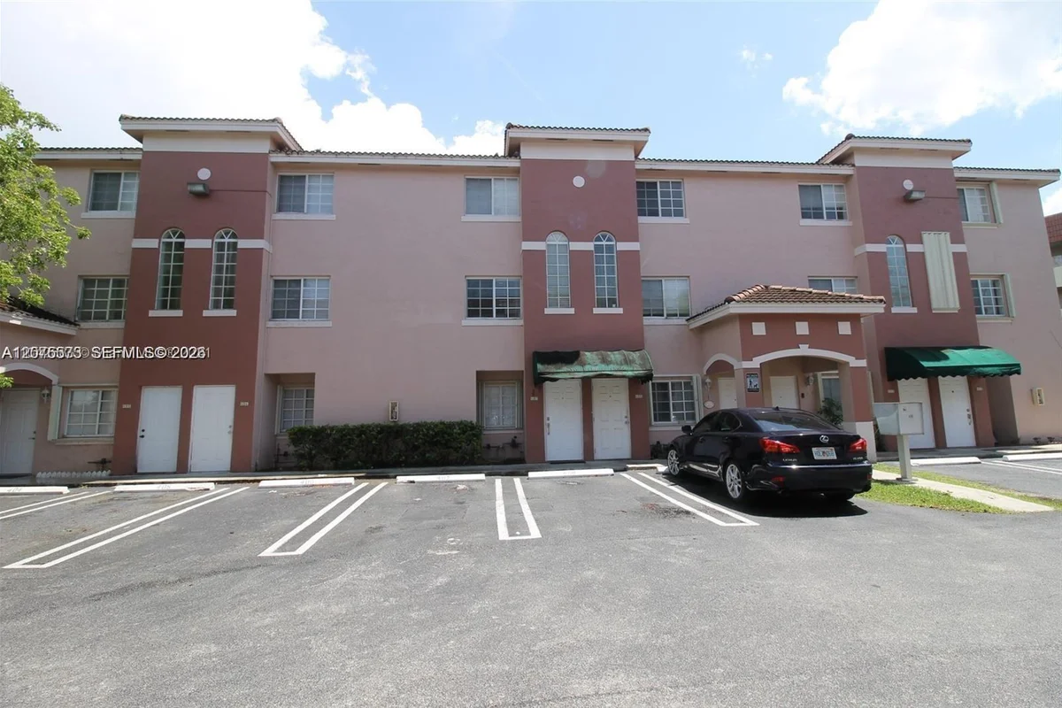 12005 SW 14th St #407-D, Miami: photo 1 of 17