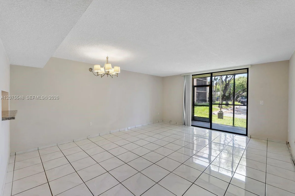 8420 SW 133rd Ave Rd #105, Miami: photo 1 of 25