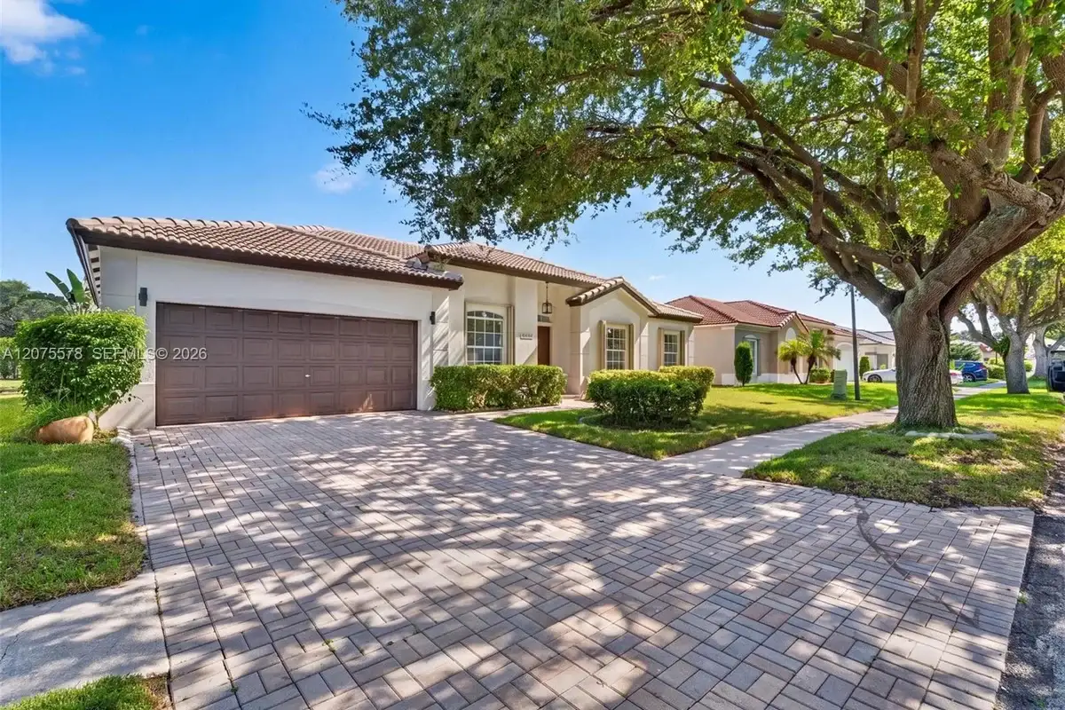 10641 SW 20th Ct, Miramar: photo 1 of 30