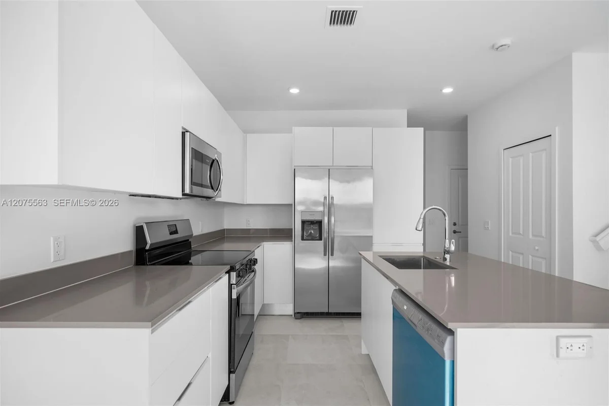 19102 SW 345th Ter, Homestead: photo 1 of 26