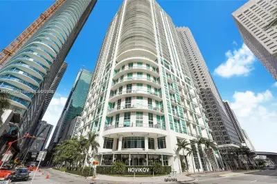 300 S Biscayne Blvd #L-432, Miami: photo 1 of 17