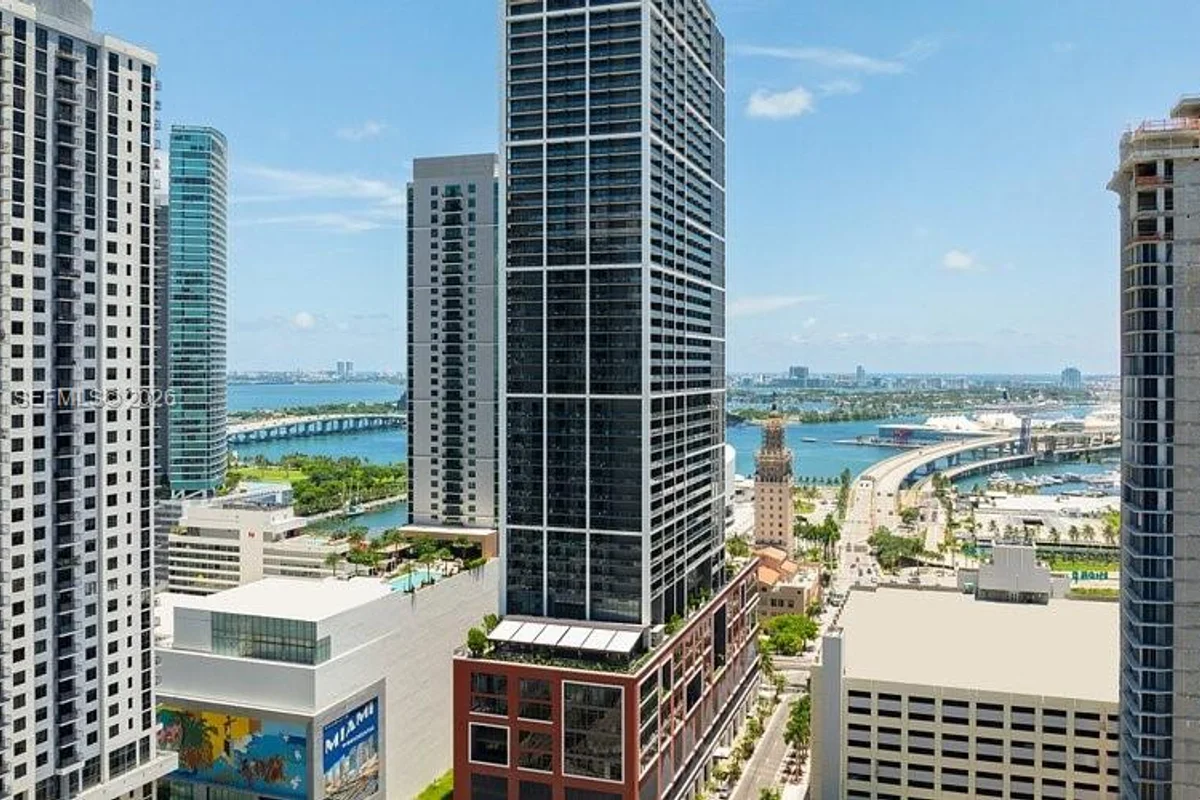159 NE 6th St #1920, Miami: photo 1 of 19