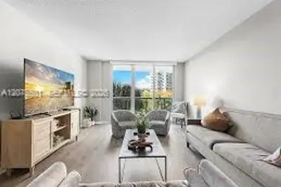 19380 Collins Ave #317, Sunny Isles Beach: photo 1 of 9