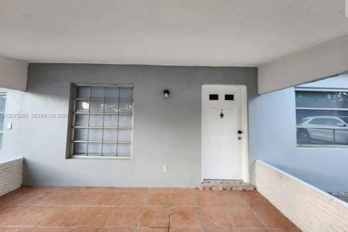 House in Fort Lauderdale: photo 1 of 14