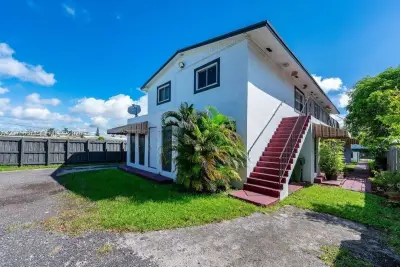 520 SW Krome Ter #4, Homestead: photo 1 of 10