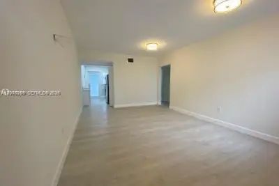 3530 SW 9th Ter #4, Miami: photo 1 of 8