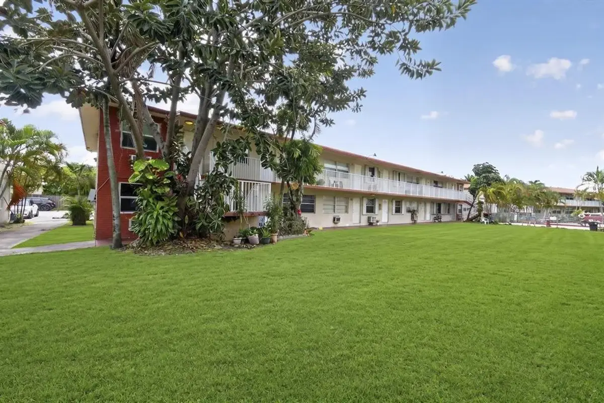 2916 Funston St #51A, Hollywood: photo 1 of 21