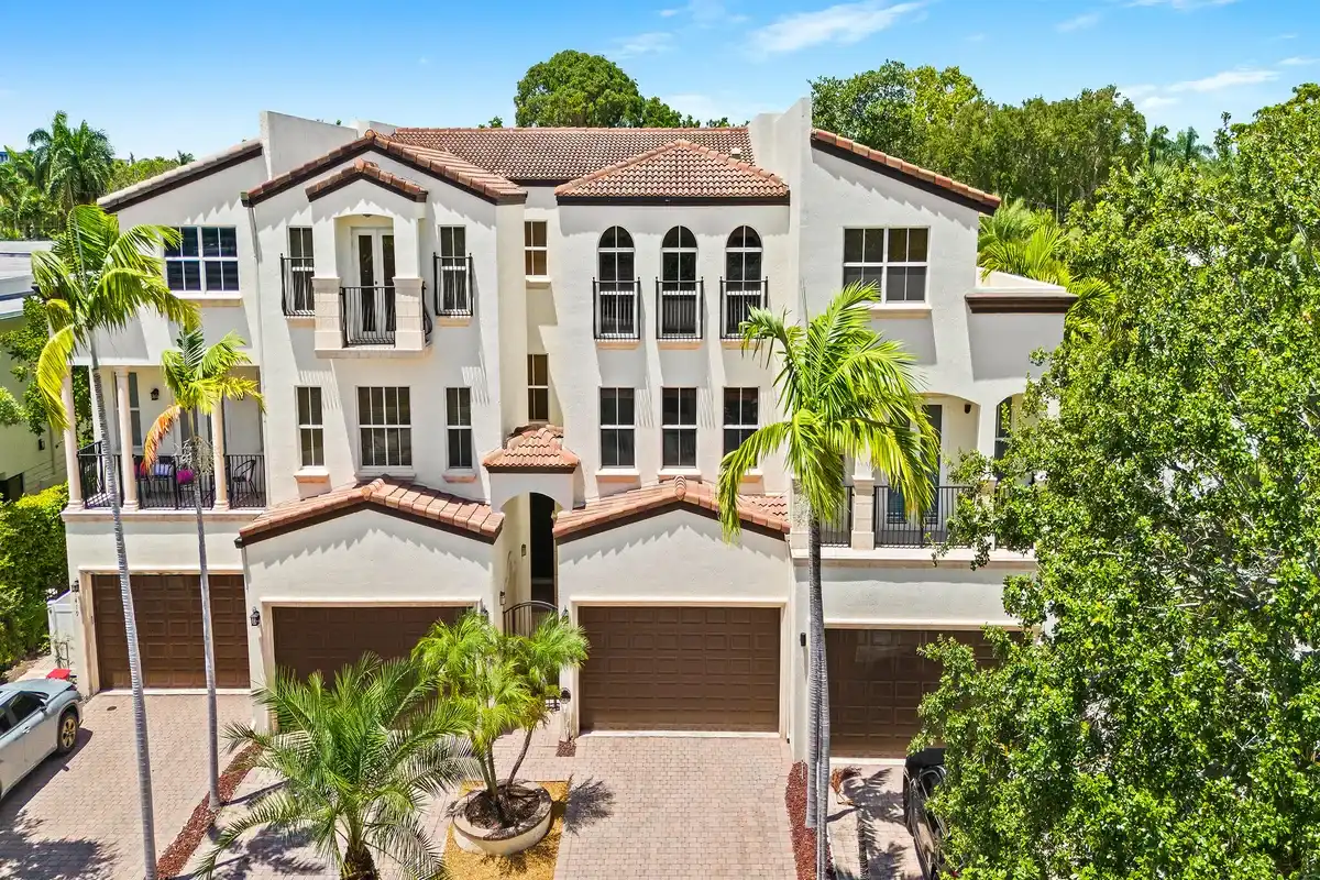 1423 NE 26th Ave, Fort Lauderdale: photo 1 of 35