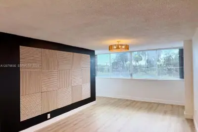 5055 NW 7th St #413, Miami: photo 1 of 22