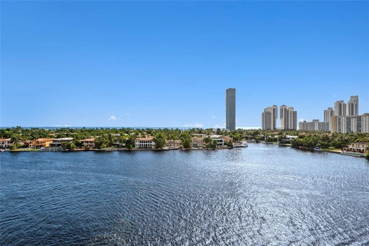 19707 Turnberry Way #9J, Aventura: photo 1 of 36