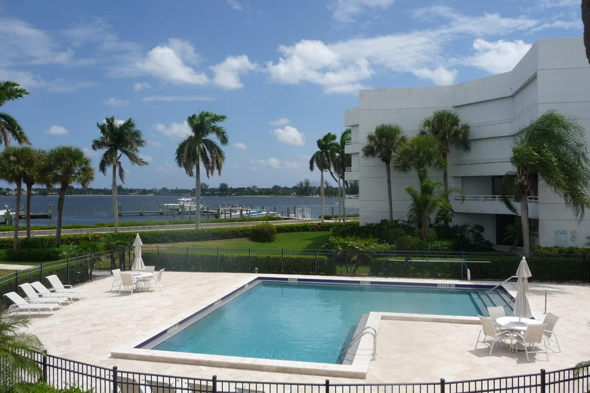 3701 S Flagler Dr #A204, West Palm Beach: photo 1 of 9