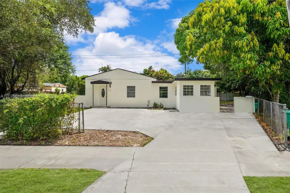 360 NW 179th Ter, Miami Gardens: photo 1 of 34