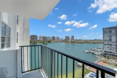 2780 NE 183rd St #1114, Aventura: photo 1 of 53