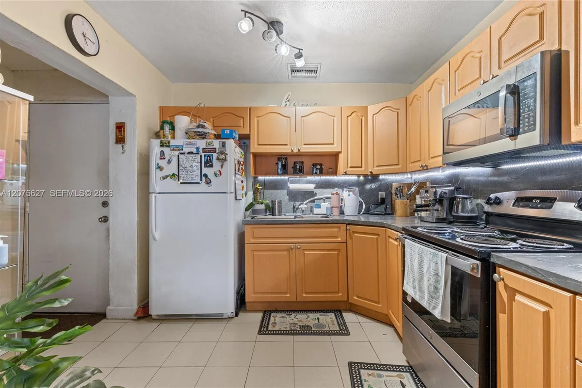755 Harem Ave, Opa-locka: photo 1 of 15