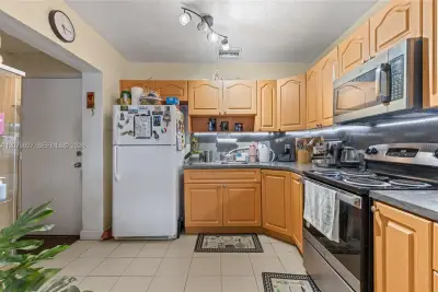 755 Harem Ave, Opa-locka: photo 1 of 15