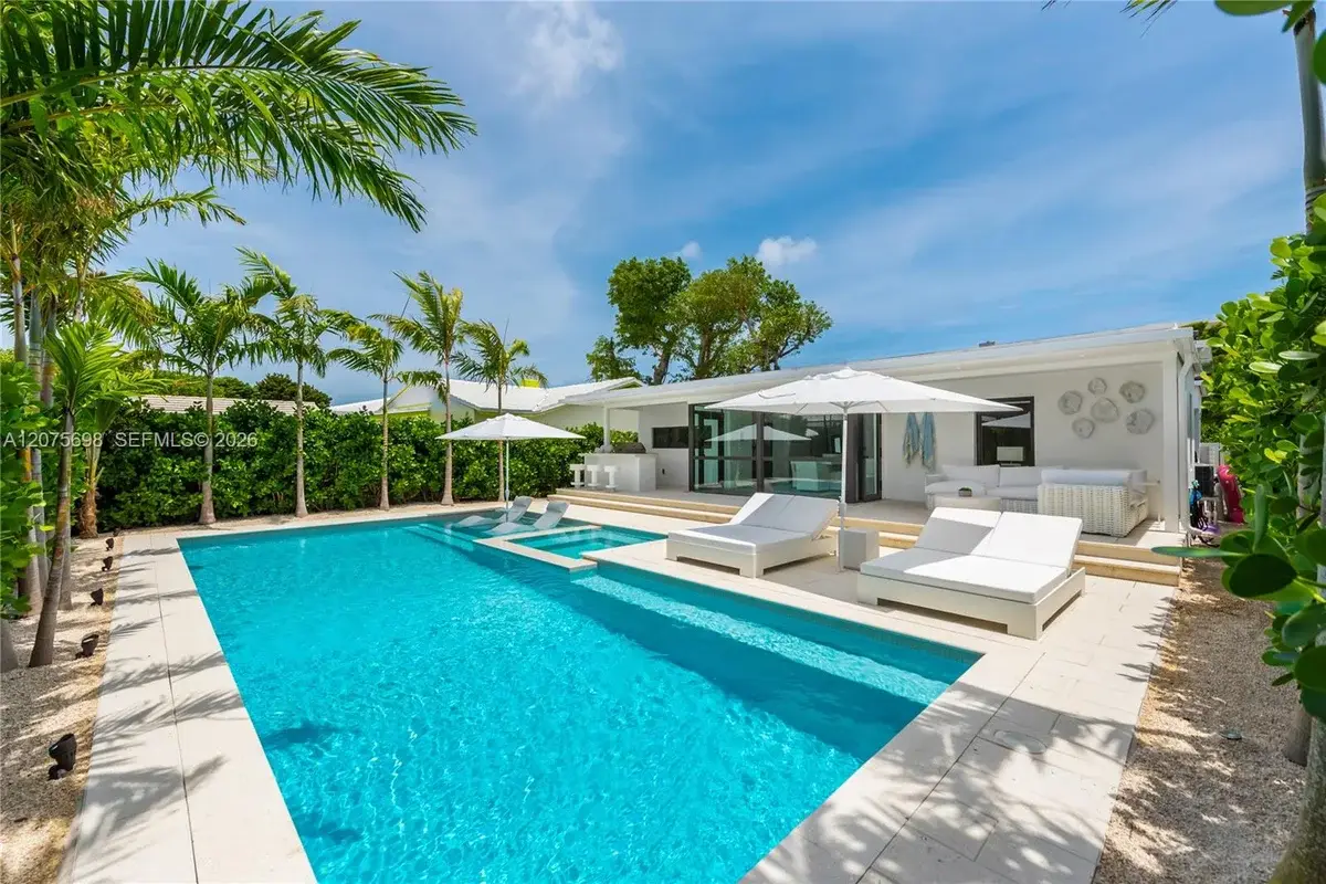 8834 Abbott Ave, Surfside: photo 1 of 48