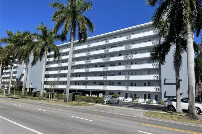1000 NE 14th Ave #211, Hallandale Beach: photo 1 of 27