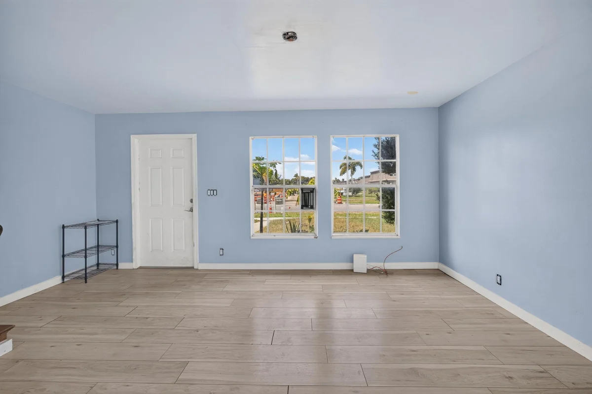 1028 36th St, West Palm Beach: photo 1 of 28