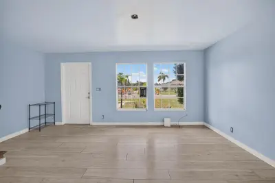 1028 36th St, West Palm Beach: photo 1 of 28