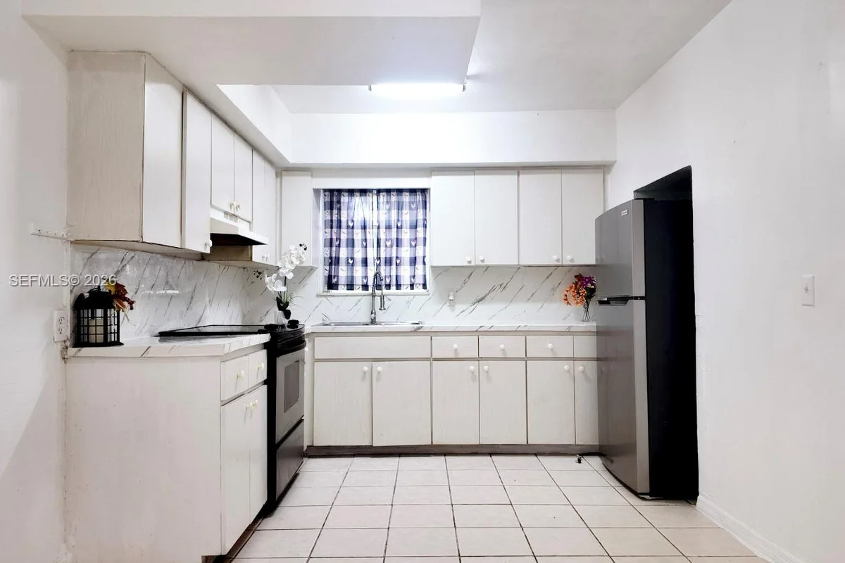 2367 NW 82nd St #Miami, Miami: photo 1 of 13