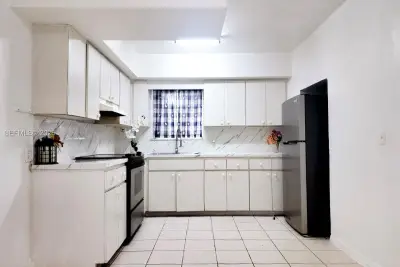 2367 NW 82nd St #Miami, Miami: photo 1 of 13