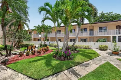 7449 N Devon Dr #207, Tamarac: photo 1 of 57
