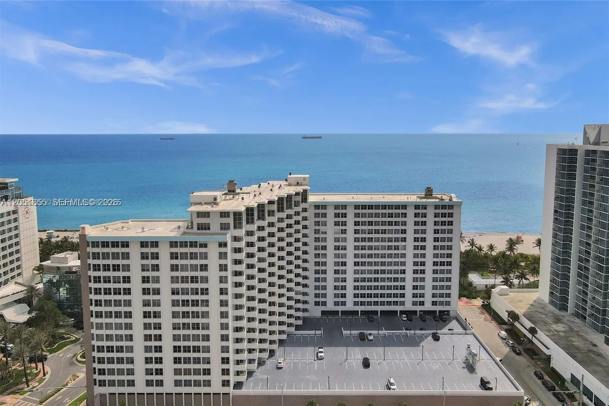2899 Collins Ave #1734, Miami Beach: photo 1 of 16