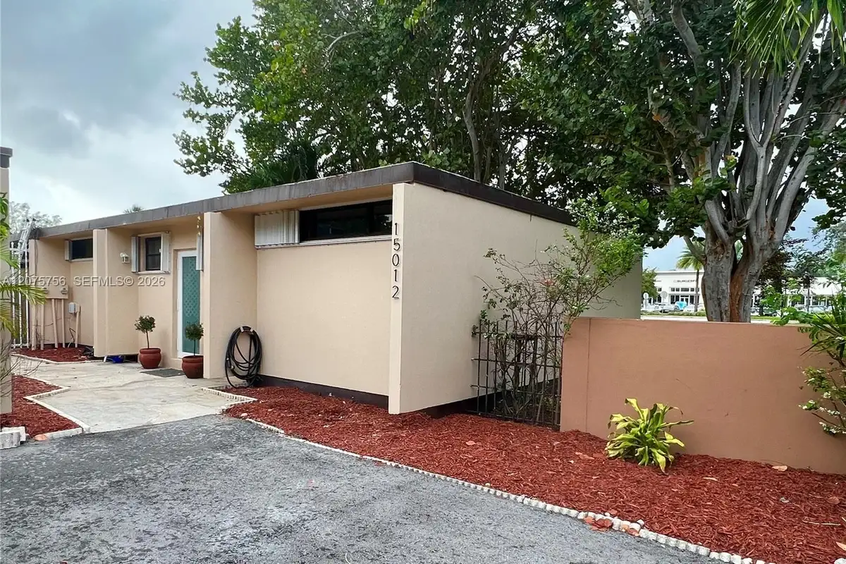 15012 Royal Palm Ave, Miami Lakes: photo 1 of 12