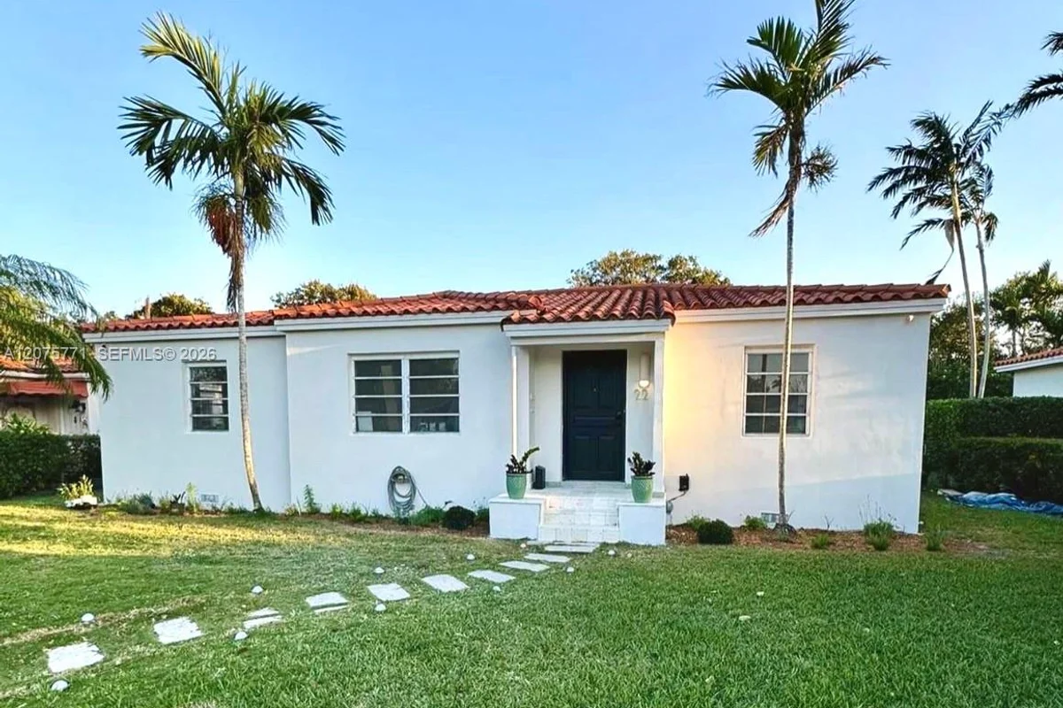 22 Marabella Ave, Coral Gables: photo 1 of 20
