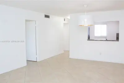 7860 Camino Real #L-406, Miami: photo 1 of 80